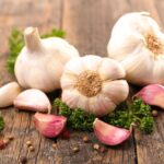 Garlic bulbs & cloves